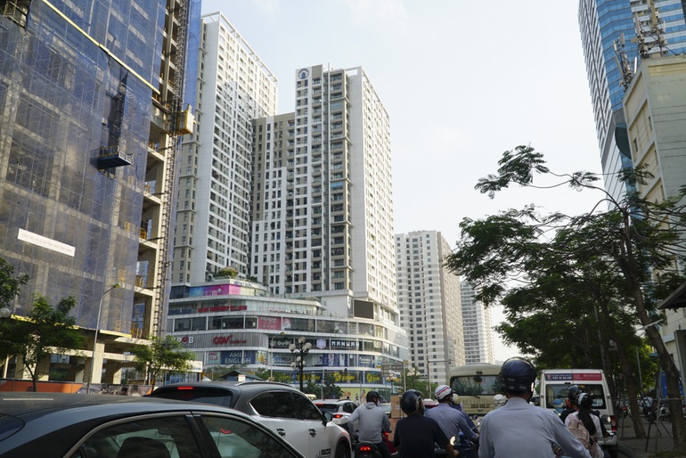 Dự án nào tại đường Lê Văn Lương ăn bớt chỗ cây xanh, biến 5 lên 30 tầng? - 2